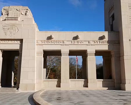025 Détail du monument