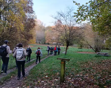 040 Descente vers le vallon des Gallicourts, au milieu des vergers