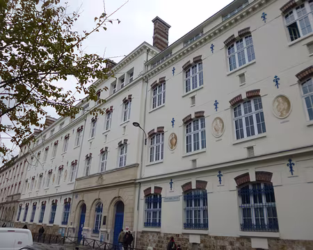 P1220194 Ecole, Boulevard de Belleville