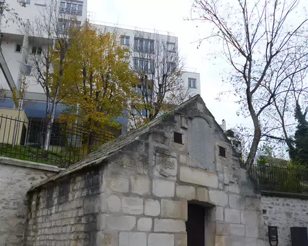 P1220224 Regard Saint-Martin, rue des Cascades