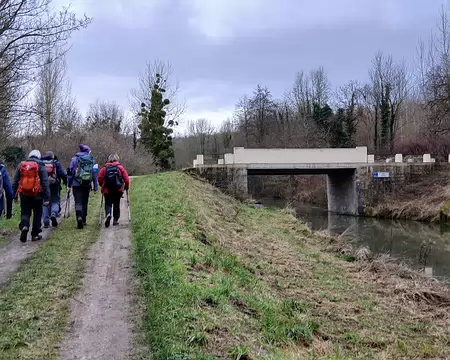 009 Direction le pont de May pour traverser le canal de l’Ourcq