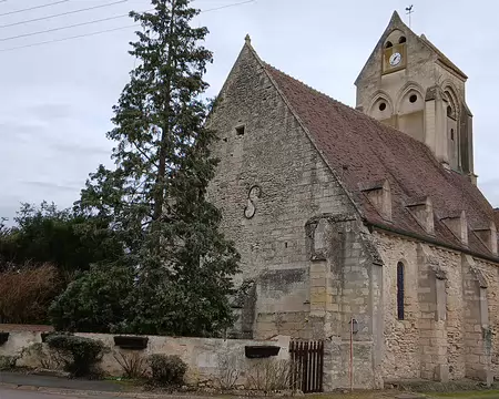 029 L’église Notre Dame de la Nativité avec son clocher en bâtière du XIIIème siècle