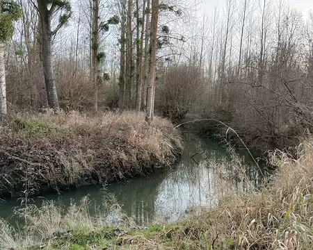 037 Au milieu coule une rivière, l’Ourcq (86 km)