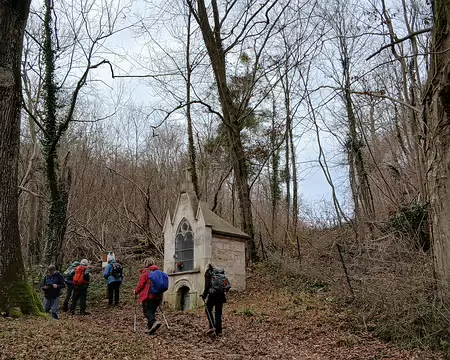 047 Le petit oratoire de Notre Dame du Chêne dans le Bois de la Garenne, sur les hauteurs de Crouy-sur-Ourcq