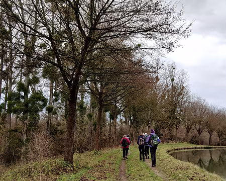 005 Le canal de l’Ourcq prend sa source à Mareuil-sur-Ourcq (Port aux Perches) et se jette dans le canal Saint-Martin à Paris