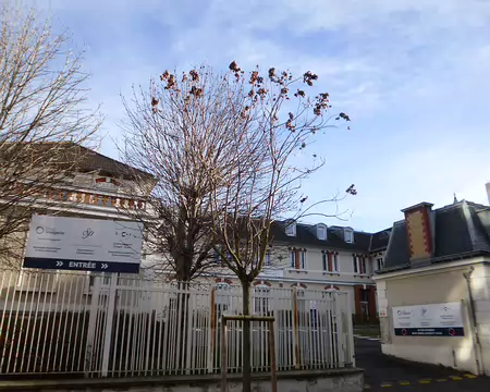 P1220383 L'hôpital Gouïn ouvert en 1897 fut construit par la Société Philanthropique de Paris