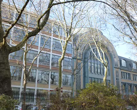 P1220396 Entrepôts des Grands Magasins du Printemps à la façade Art Nouveau et partie gauche de l'édifice Art Déco construite en 1923