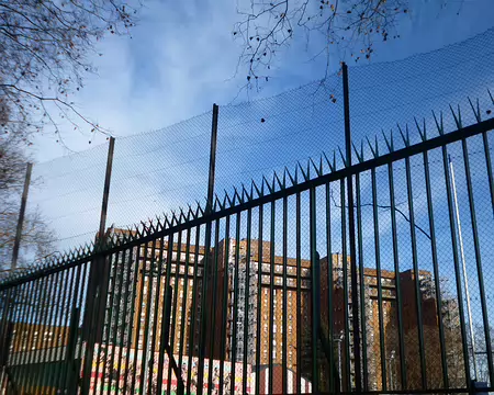 P1220397 Hôpital Beaujon, Art Déco, construit entre 1933 et 1935. Merci à Martine et au guide-conférencier