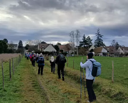 001 Départ pour une randonnée (17 km) dans les Yvelines, de Villiers-Saint-Frédéric aux Clayes-sous-Bois