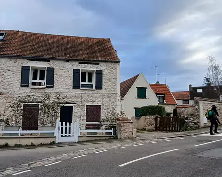 002 La rue Charles de Gaulle à Villiers-Saint-Frédéric