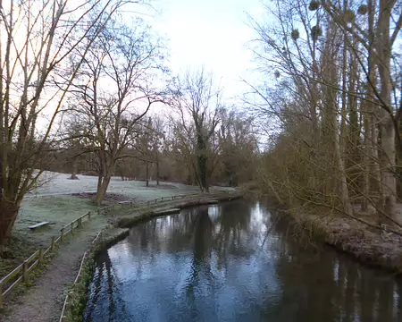 P1220322 La Juine près d'Etréchy, affluent de l'Essonne (53 km de long)
