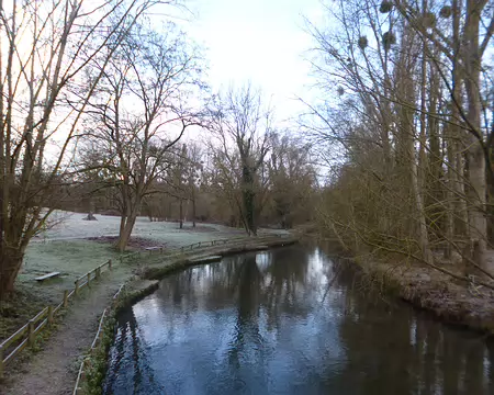 P1220322 La Juine près d'Etréchy, affluent de l'Essonne (53 km de long)