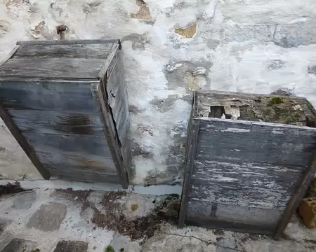 P1220340 Caisses de lavandière