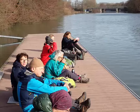 P1110005 Pause méridienne au soleil