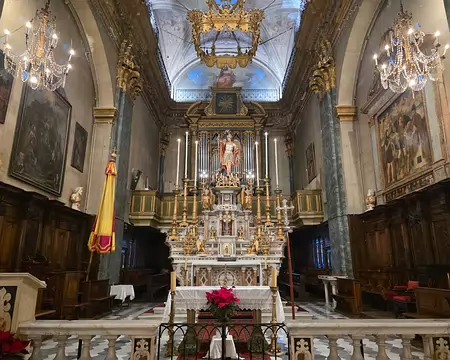 036 Orgue et statue de Saint-Michel l'Archange.