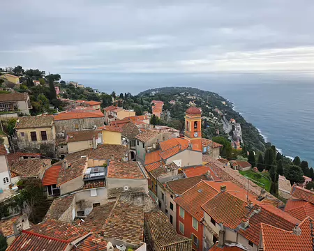 063 Depuis le château, vue sur le vieux Roquebrune et le Cap-Martin.