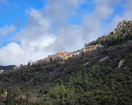 090 Village de Sainte-Agnès.
