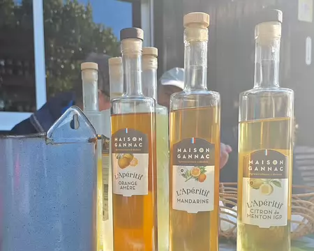107 Pour la fête du Citron, la plupart des citrons et oranges viennent d'Espagne.