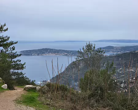 118 Sentier menant à la Tête de Chien.