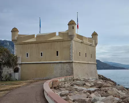 124 En septembre 1957, le maire Francis Palmero propose à Cocteau de faire à Menton « un musée de ses œuvres, dans le Bastion qui termine la digue entre le port et...