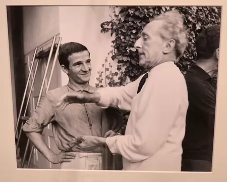 136 Lucien Clergue : François Truffaut et Jean Cocteau. (1959).