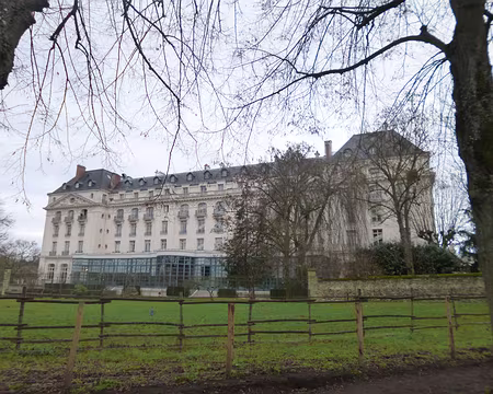 P1220310 Trianon Palace côté parc