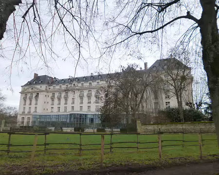 P1220310 Trianon Palace côté parc