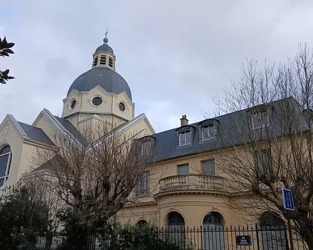 019 Versailles ayant été épargnée lors de la Première guerre mondiale, l’église Sainte Jeanne d’Arc a été construite selon la promesse de l’évêque, Monseigneur...