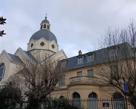 019 Versailles ayant été épargnée lors de la Première guerre mondiale, l’église Sainte Jeanne d’Arc a été construite selon la promesse de l’évêque, Monseigneur...