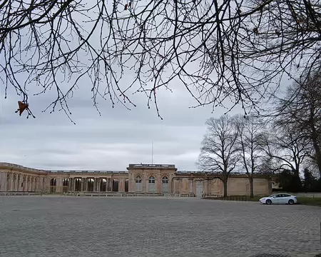 030 Le Grand Trianon (1687), œuvre de Jules Hardouin-Mansart, édifié sous le règne du roi Louis XIV à l’extrémité du bras nord du Grand Canal