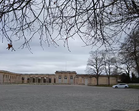 030 Le Grand Trianon (1687), œuvre de Jules Hardouin-Mansart, édifié sous le règne du roi Louis XIV à l’extrémité du bras nord du Grand Canal