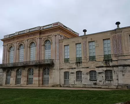 031 Construit en marbre rose, le Grand Trianon était autrefois appelé le Trianon de marbre