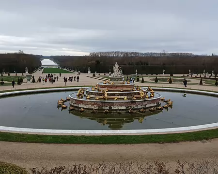 037 La célèbre perspective d’André Le Nôtre : le bassin de Latone, le Tapis vert, et le Grand Canal