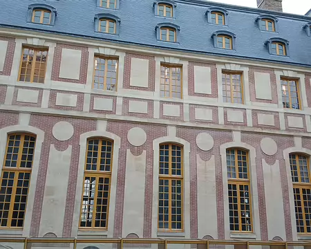 043 Façade Louis XIII