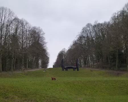 P1220546 ...parc de 460 ha, s'élève à 160 mètres d'altitude