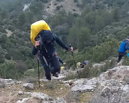 20260207_145224 Montée sportive : avec l'aide des bâtons ...