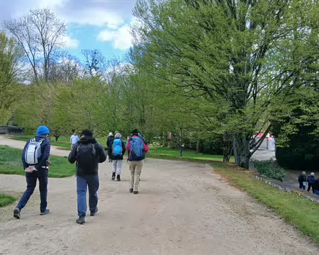002 Le matin, rando-dessin dans le parc départemental de Chamarande, avec Marina et Mathilde