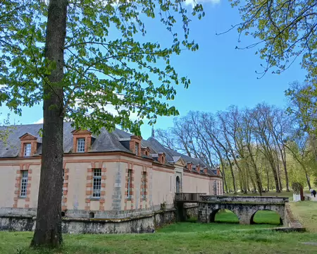 004 Le château de Chamarande (XVIIème siècle) était entouré de douves. Classé monument historique