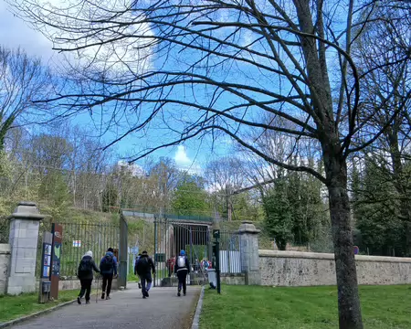 023 La sortie du parc