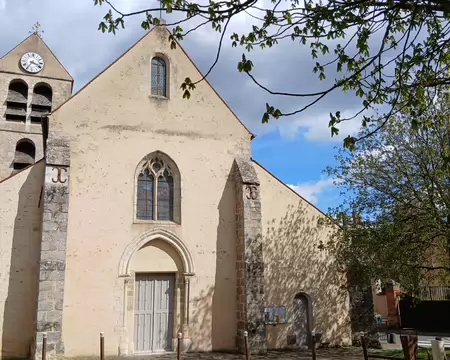 041 L’église Saint-Pierre de Lardy (XII-XIVème siècle), classée monument historique