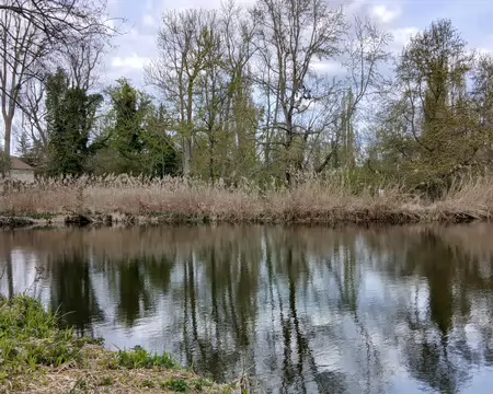050 L’étang du Pré Besnard. Merci à Marina, Mathilde, et Martine, ainsi qu’aux organisateurs de cette belle journée