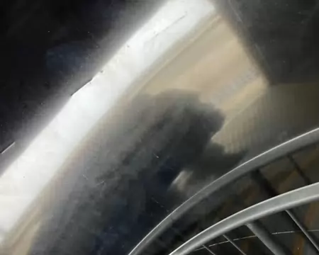 Intérieur d'une citerne convertie en escalier.