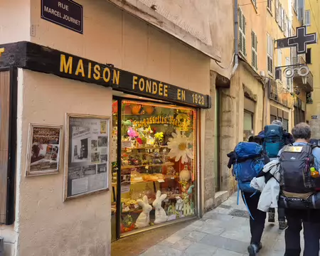 P1200253 Petit déjeuner avec les fougasses de la maison Venturini.