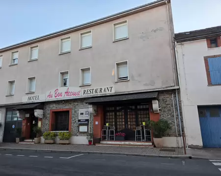 001 Nous avions les 5 chambres donnant sur la campagne au calme.