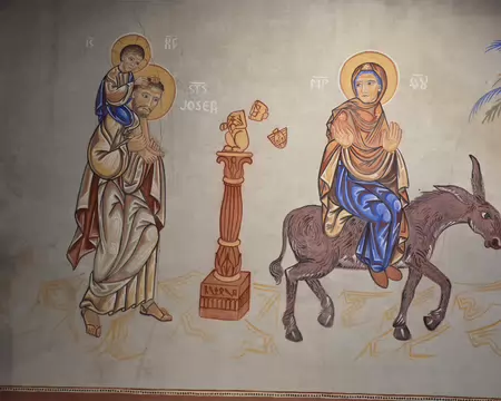 032 On l'appelle la chapelle sixtine Rouerguate. Il n'a fallu que deux mois à l'artiste pour réaliser l'ensemble de son œuvre.