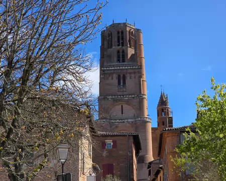 052 Clocher tour de 78 mètres de haut, terminé en 1480.