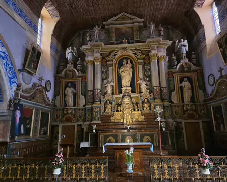 078 Chapelle du Monastère des Bénédictines Notre-Dame d'Orient, classée monument historique avec magnifique retable du XVIIe siècle.