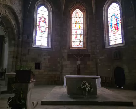 091 Chœur de l'église qui fut érigée en collégiale en 1442 par le pape Eugène IV.