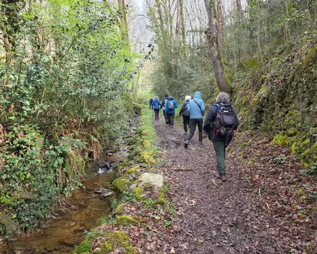 096 Sur le sentier menant à Notre-Dame de Massiliergues.