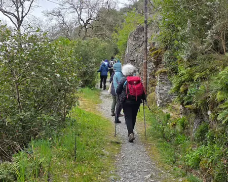 131 Montée au Prieuré et à Notre-Dame de l'Auder par le chemin de Croix.